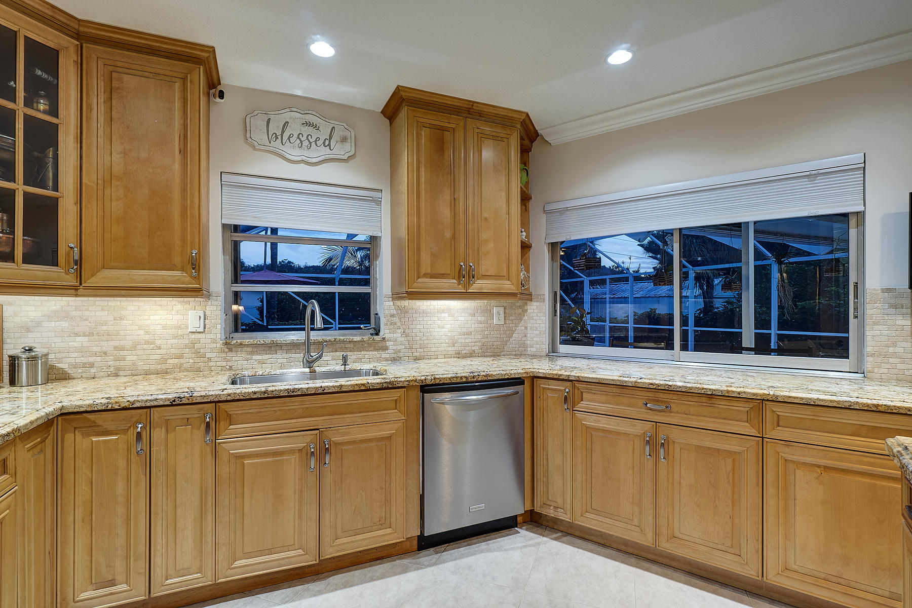 1601 Juana Road Boca Raton, FL 33486 - Photo 10 of 29 Granite Kitchen