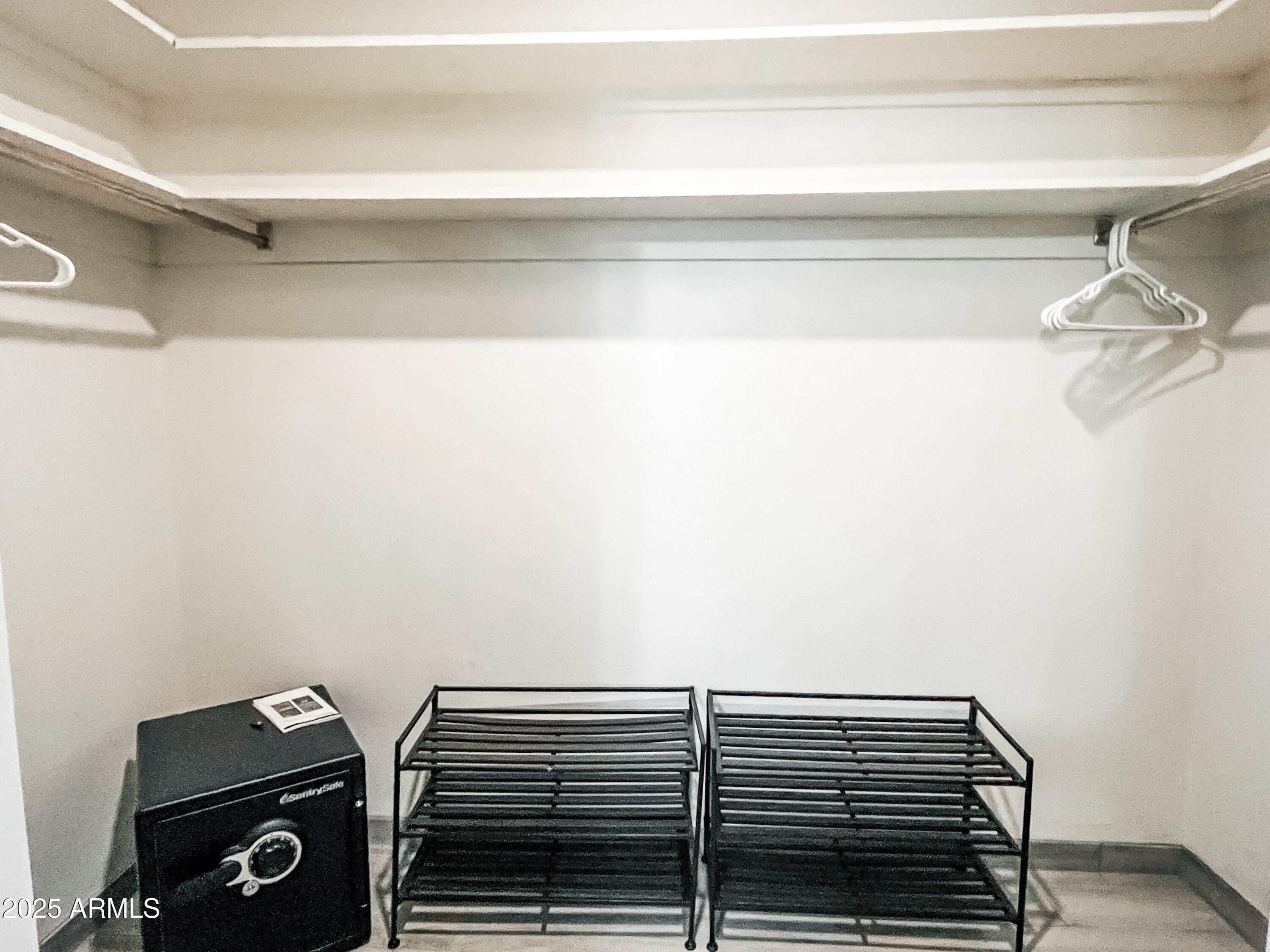 11215 North 37th Avenue Phoenix, AZ 85029 - Photo 36 of 46 a view of a staircase