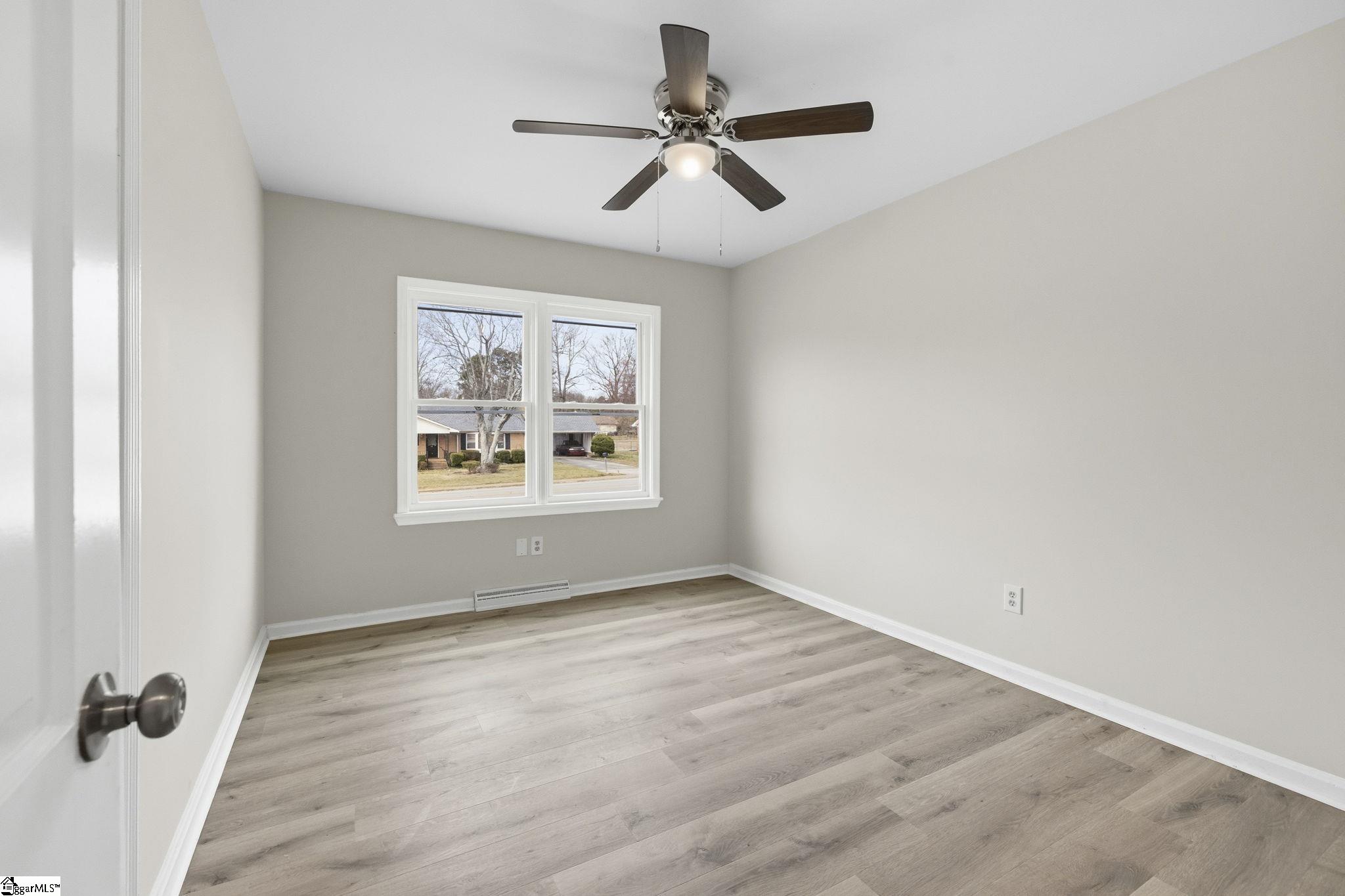 120 Waddell Road Greenville, SC 29609 - Photo 19 of 33