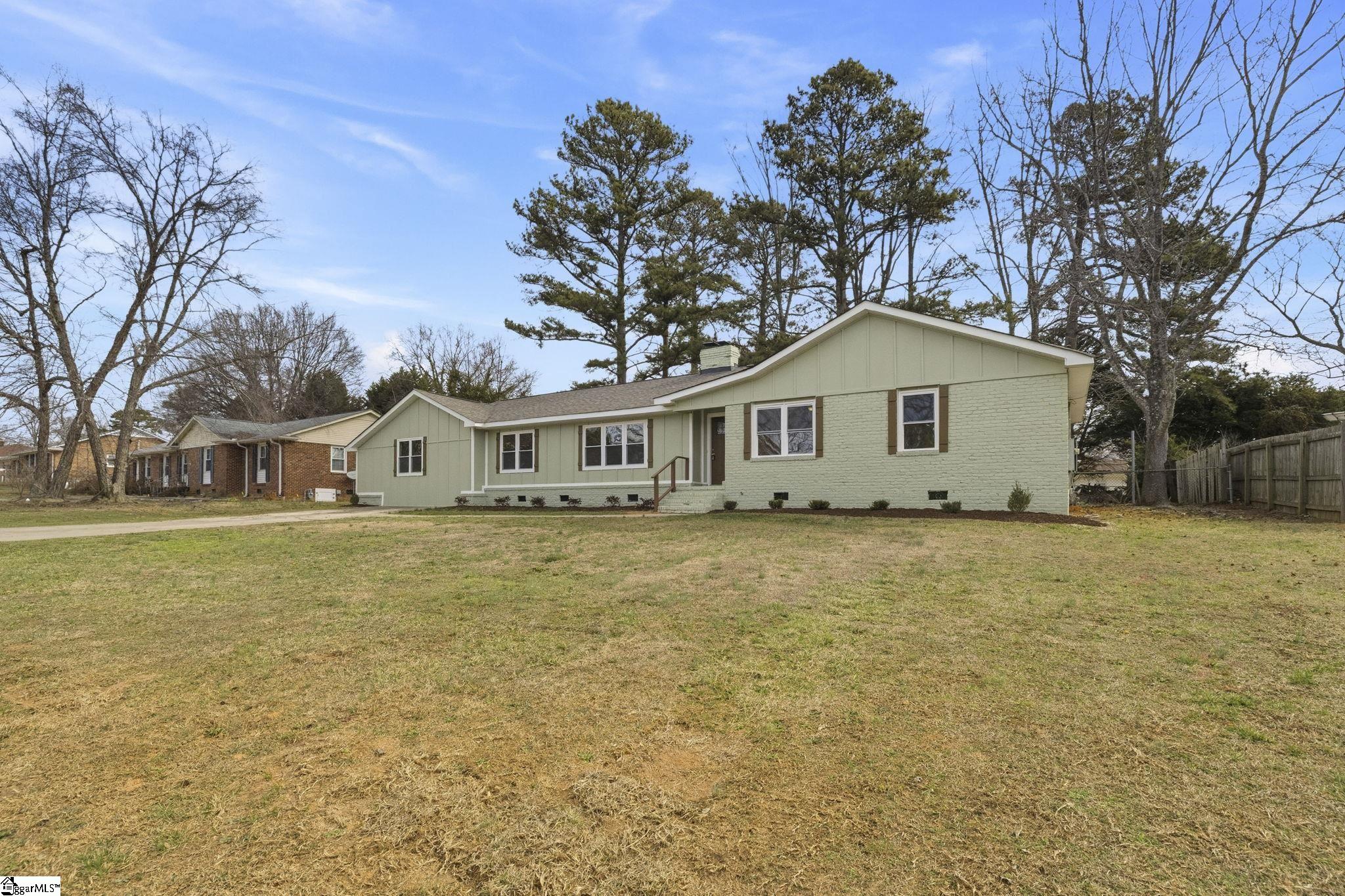 120 Waddell Road Greenville, SC 29609 - Photo 2 of 33
