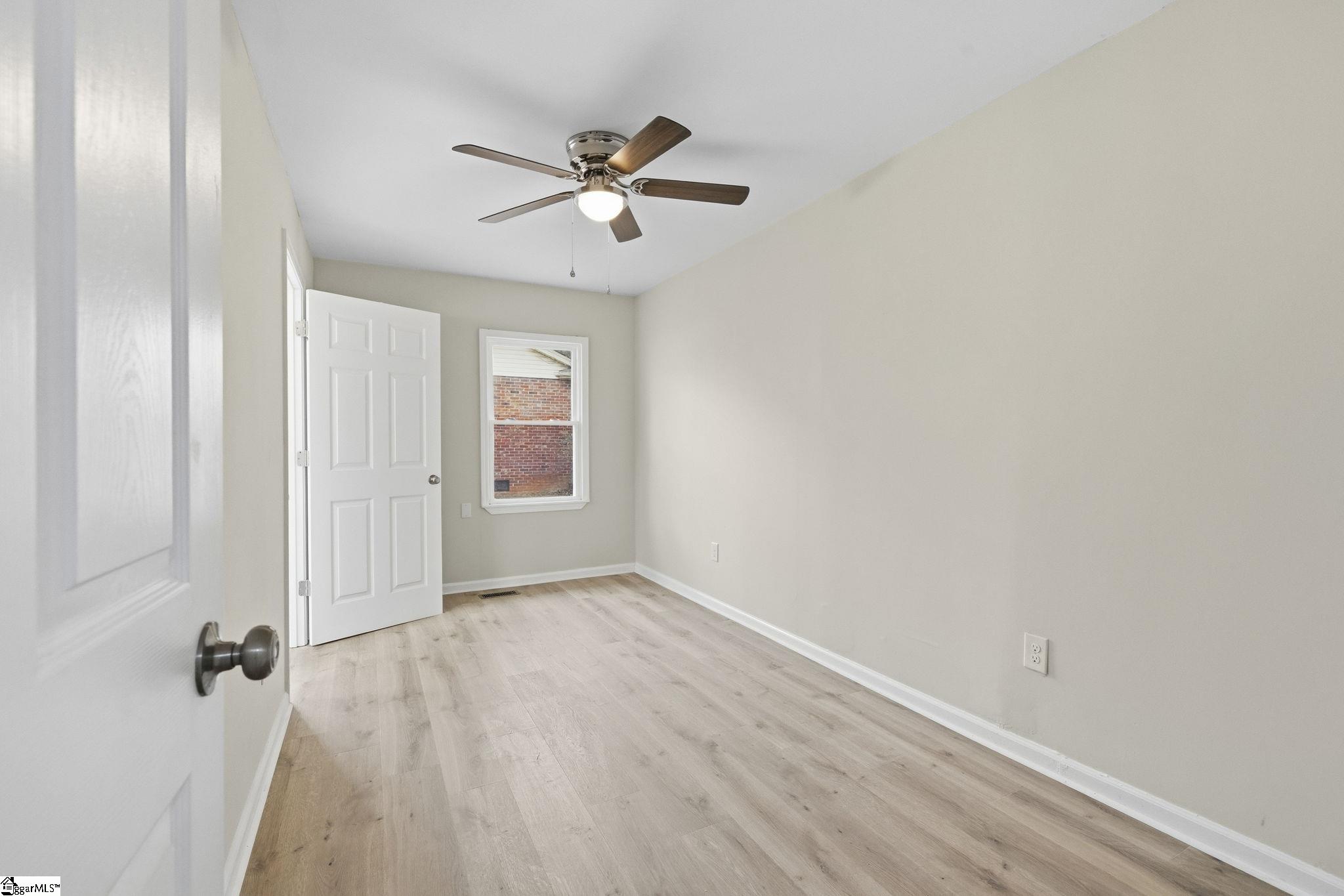 120 Waddell Road Greenville, SC 29609 - Photo 25 of 33