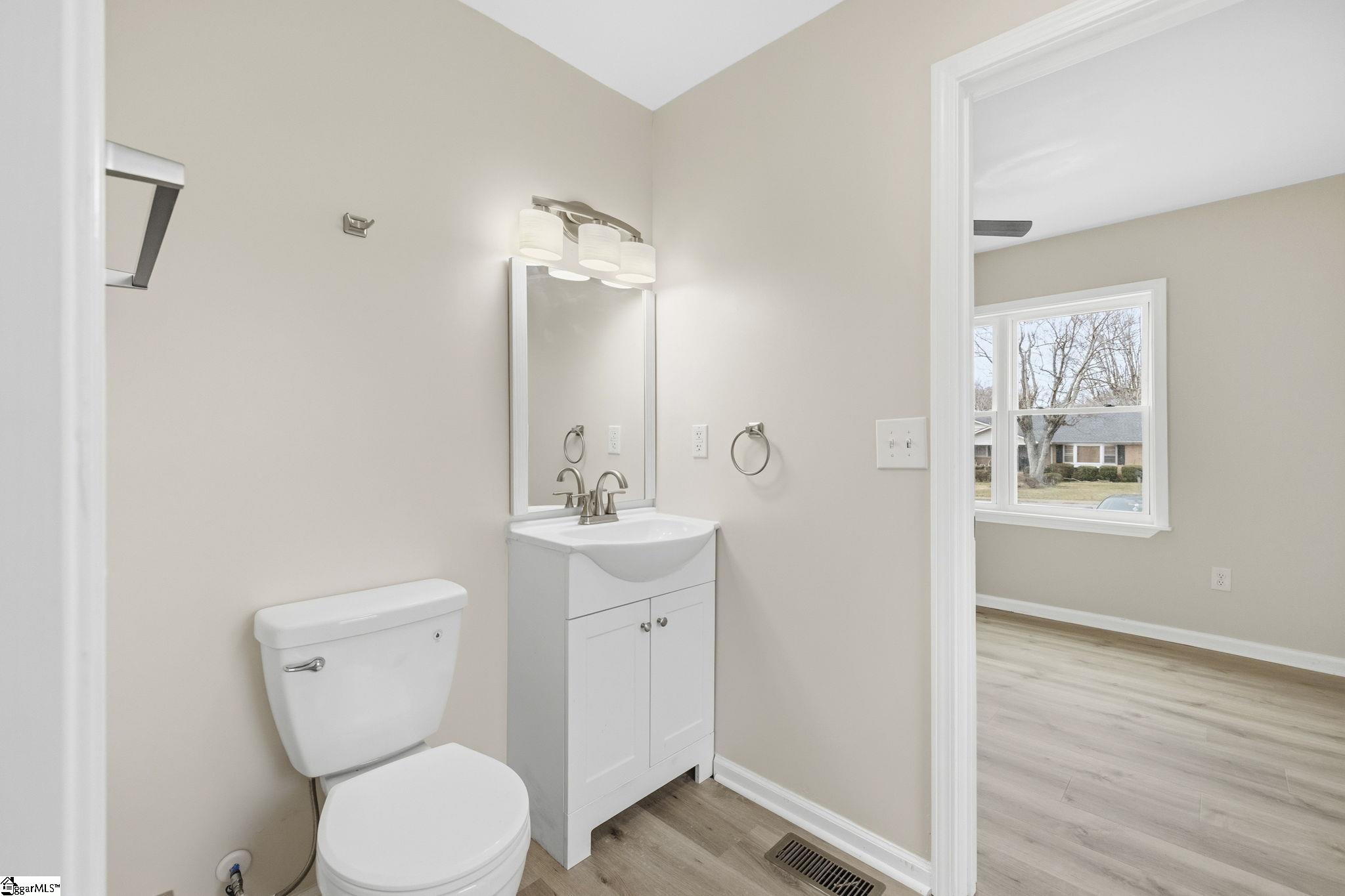 120 Waddell Road Greenville, SC 29609 - Photo 26 of 33