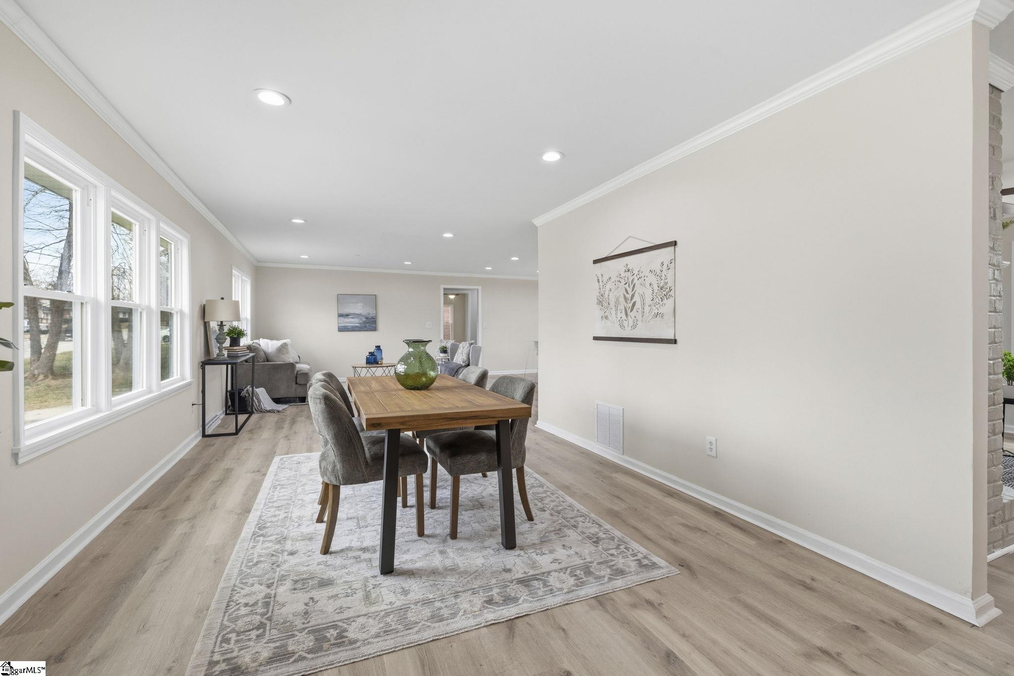 120 Waddell Road Greenville, SC 29609 - Photo 5 of 33