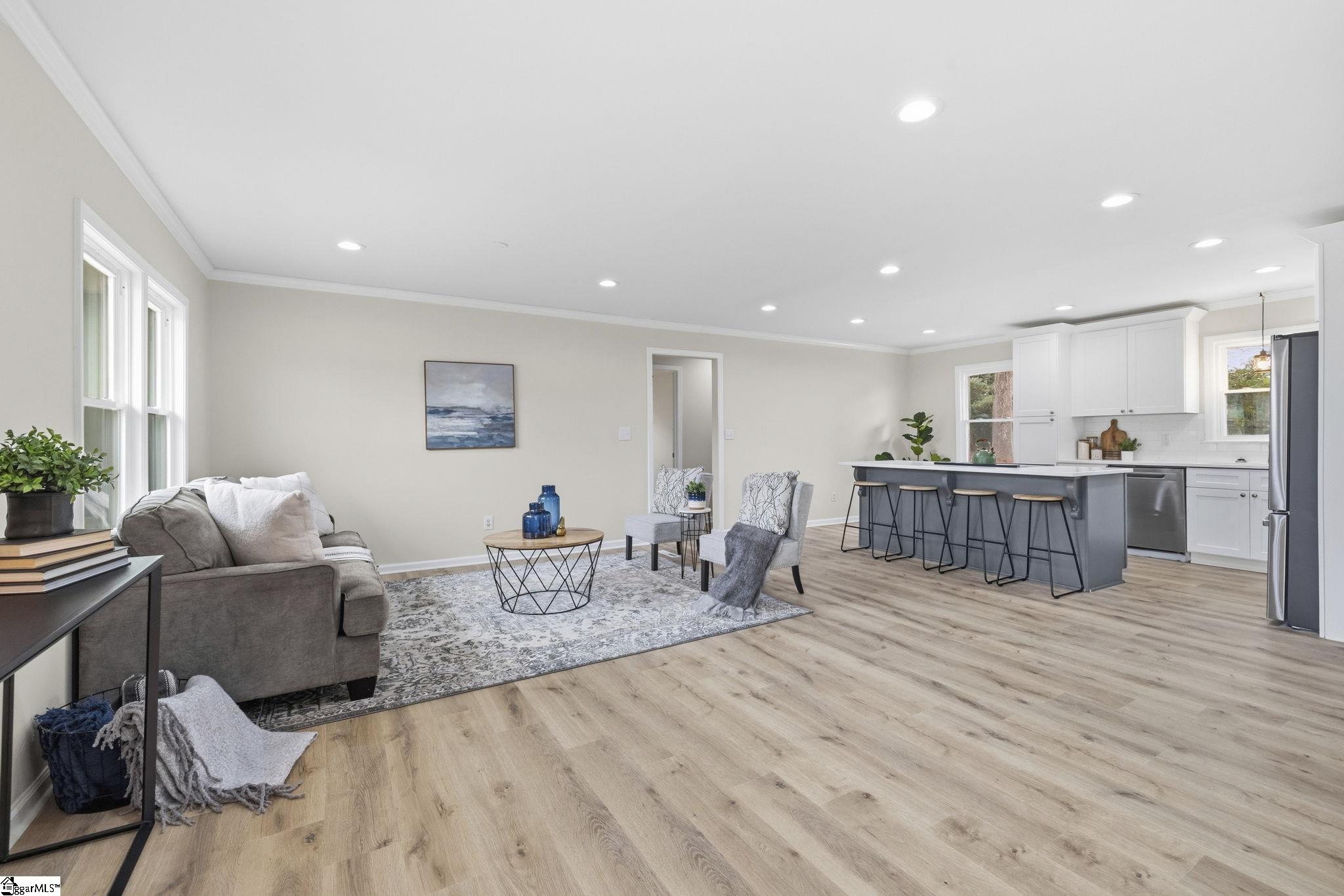 120 Waddell Road Greenville, SC 29609 - Photo 7 of 33