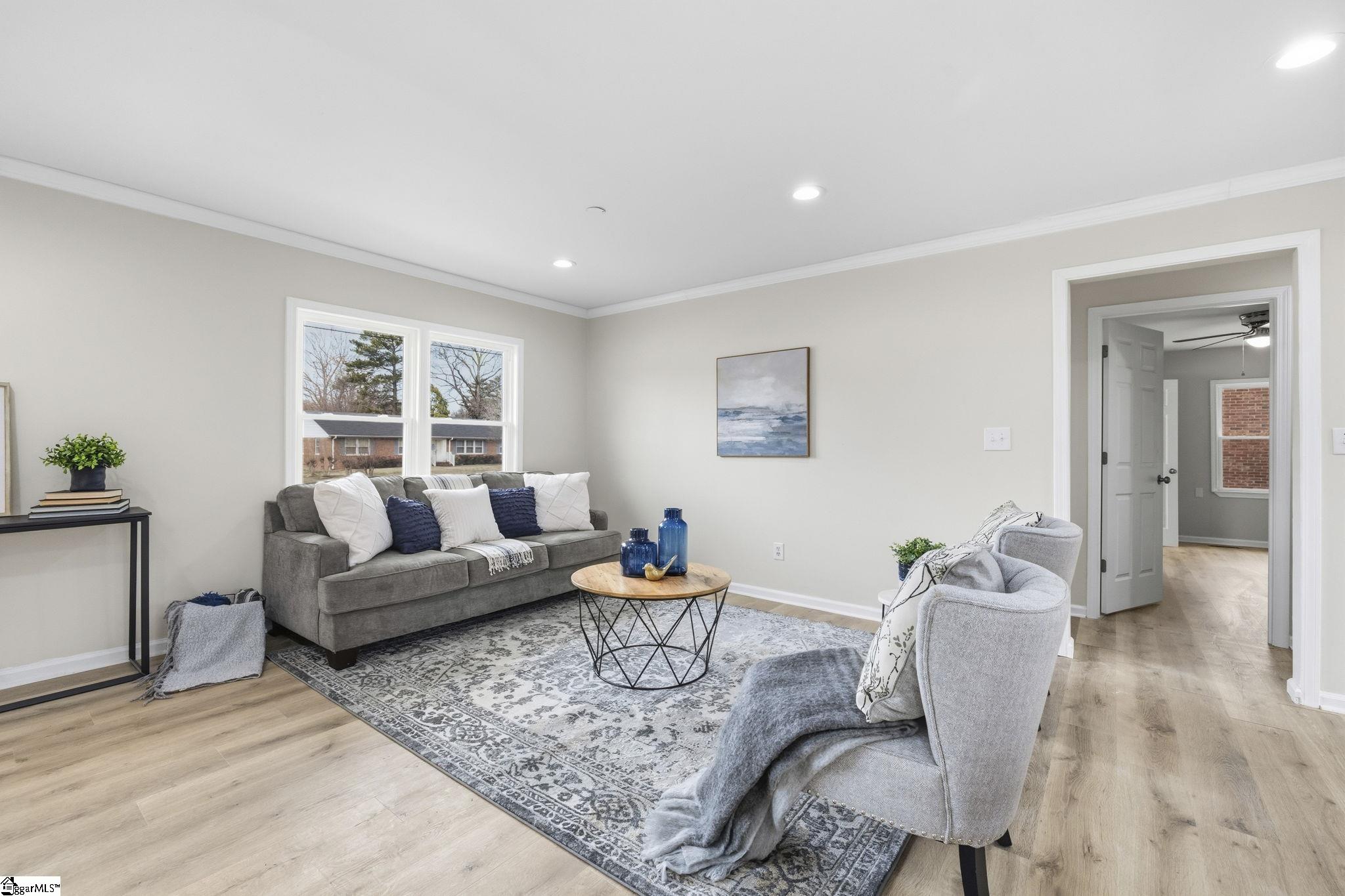 120 Waddell Road Greenville, SC 29609 - Photo 8 of 33