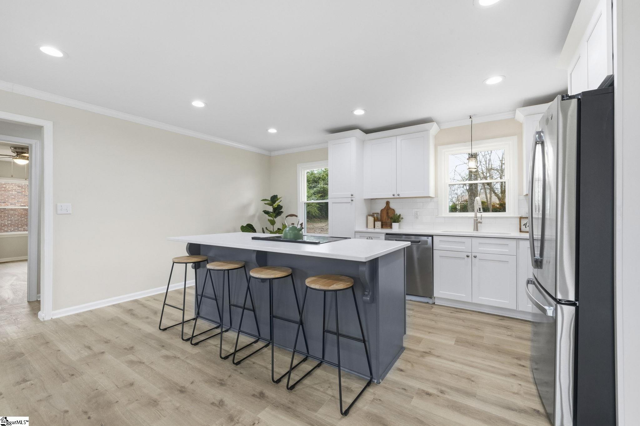 120 Waddell Road Greenville, SC 29609 - Photo 10 of 33