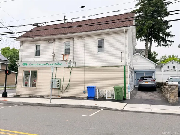 $1,800 | 36 Wallkill Avenue, Middletown, NY 10940