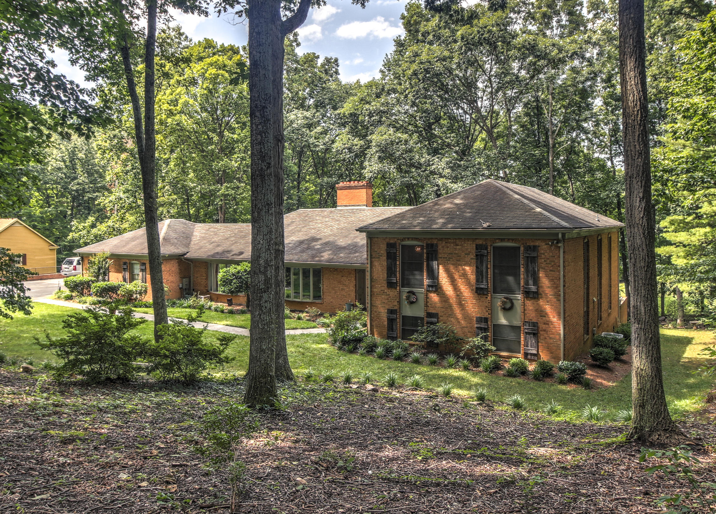 5113 Red Stag Road Roanoke, VA 24018 - Photo 1 of 40 _MG_3170_1_2_3_4_5