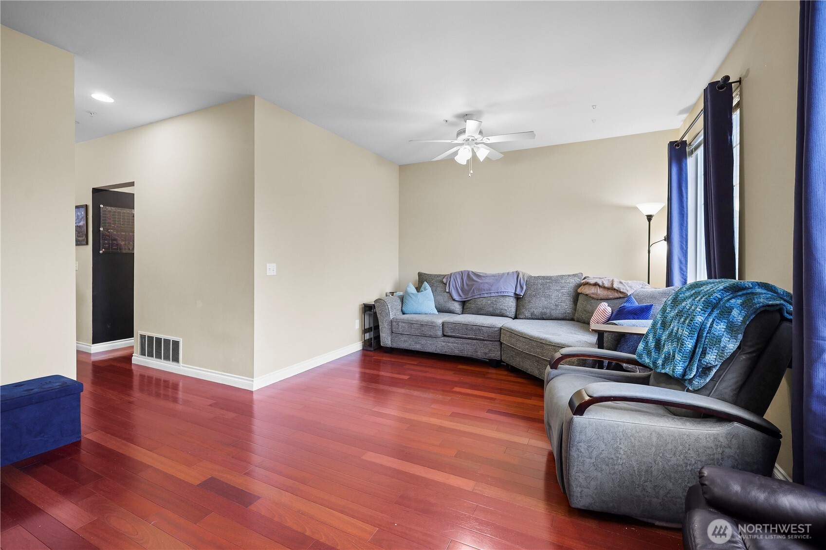 22727 43rd Avenue South, Unit 111 Kent, WA 98032 - Photo 7 of 24