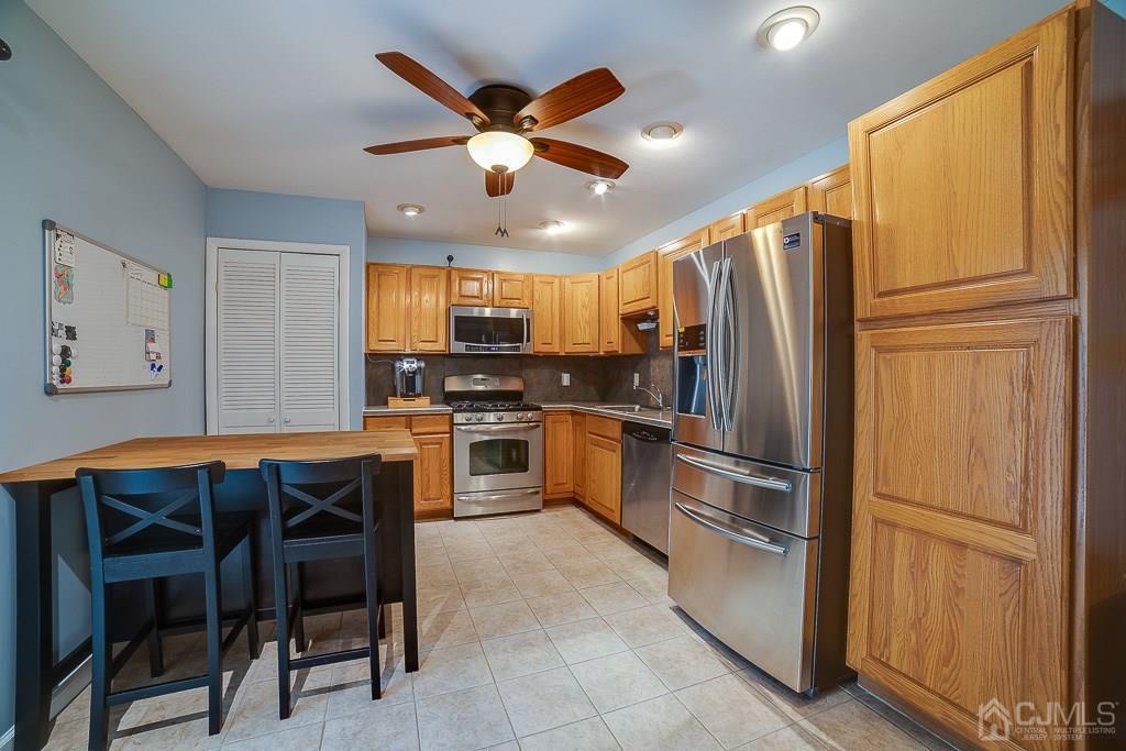 45 Kingsley Road Kendall Park, NJ 08824 - Photo 5 of 13 Gallery Image 5