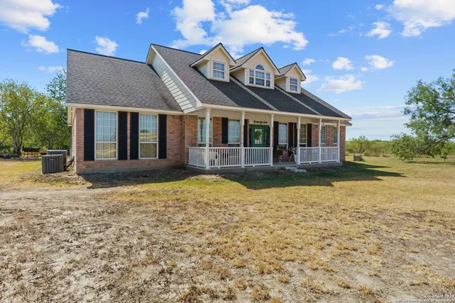 $590,000 | 1411 Farm To Market Road 3161, Floresville, TX 78114
