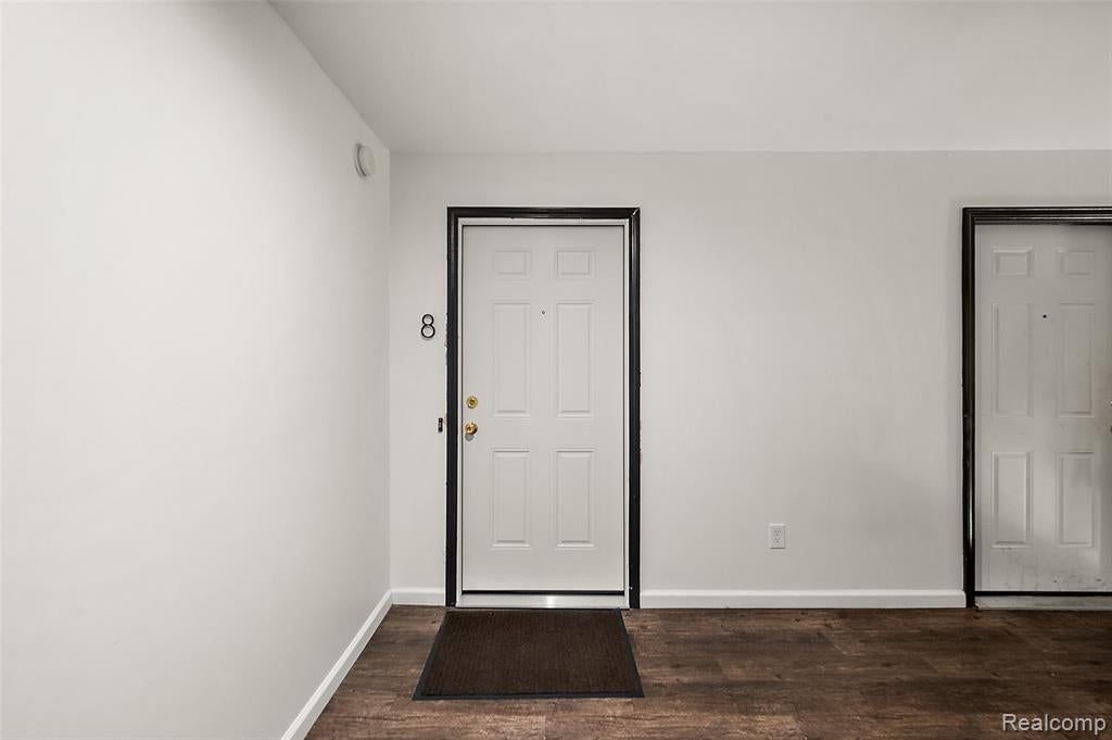 384 West Drahner Road, Unit B8 Oxford, MI 48371 - Photo 2 of 32 Gallery Image 2