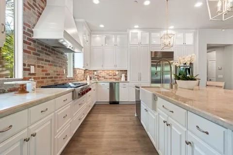 $1,899,000 | 2744 Vistamonte Glen, Escondido, CA 92027