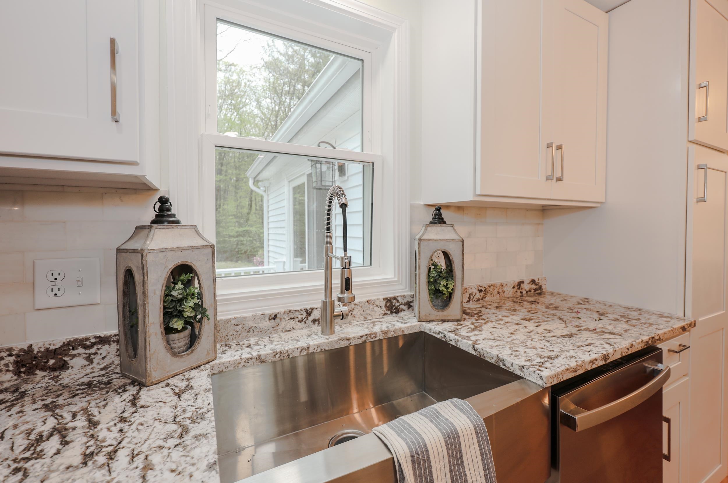 3 Thomas Street Windham, NH 03087 - Photo 5 of 22