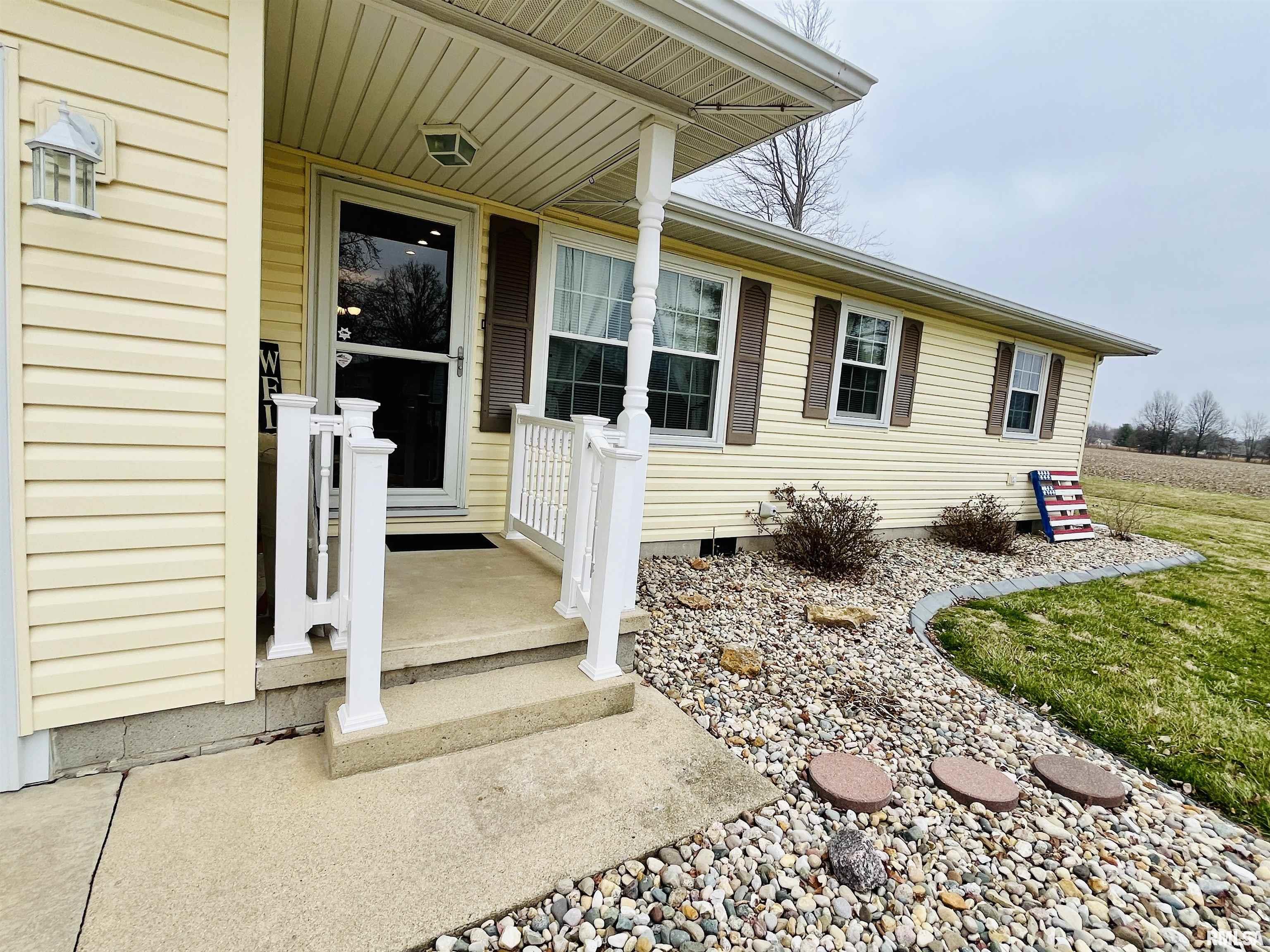 106 Robinson Road Salem, IL 62881 - Photo 2 of 22 Gallery Image 2