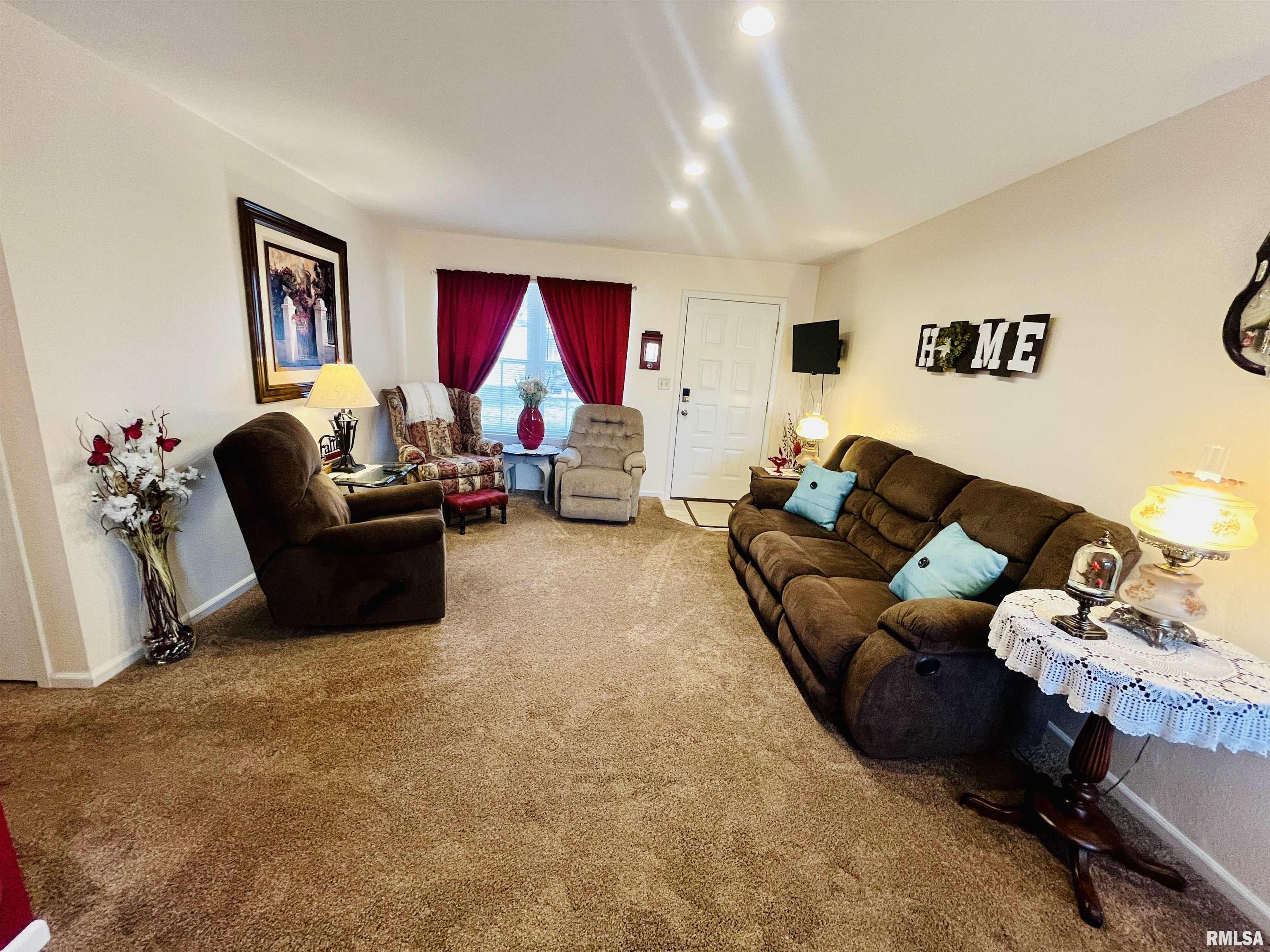 106 Robinson Road Salem, IL 62881 - Photo 3 of 22 Gallery Image 3
