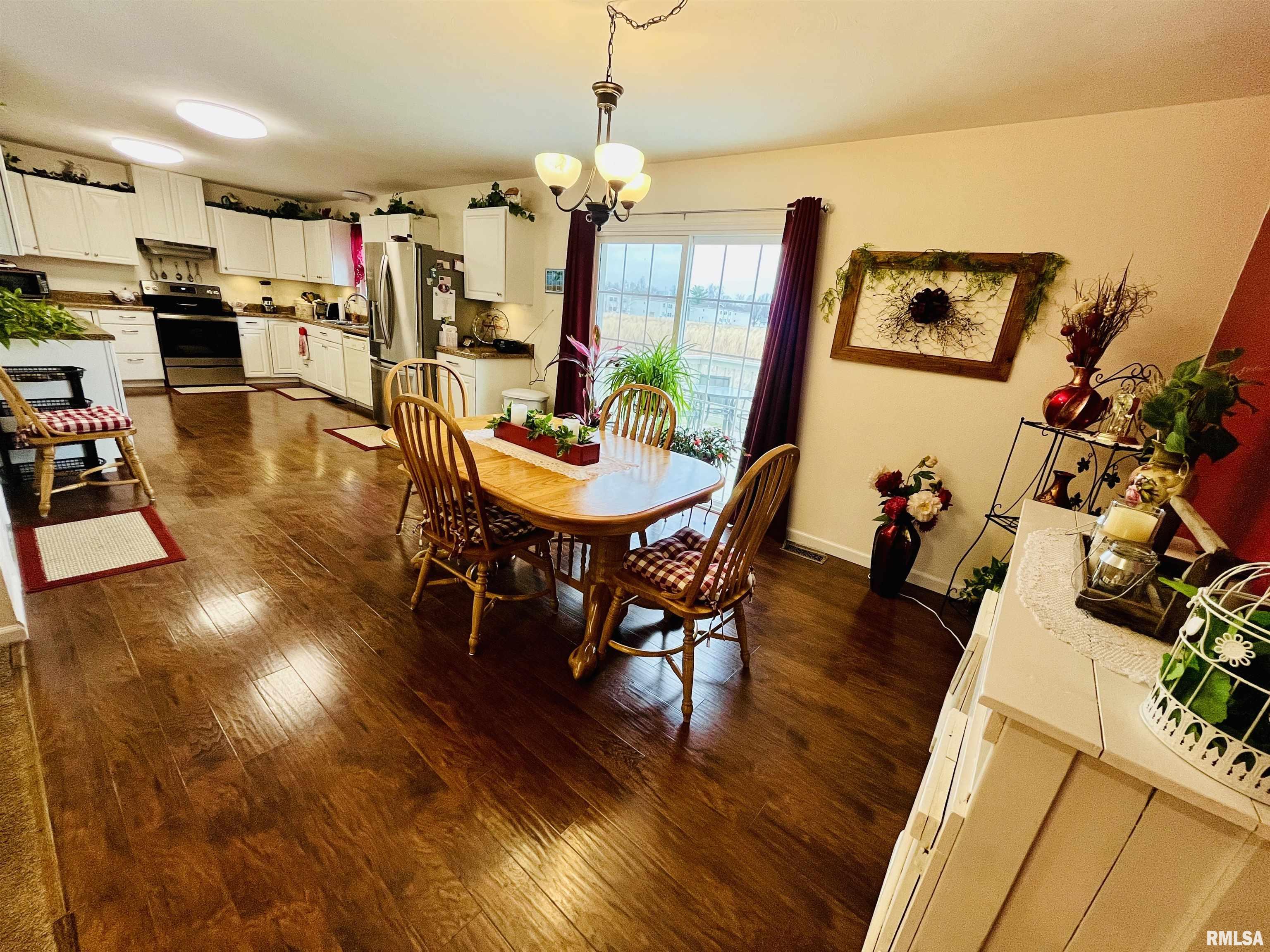 106 Robinson Road Salem, IL 62881 - Photo 6 of 22 Gallery Image 6