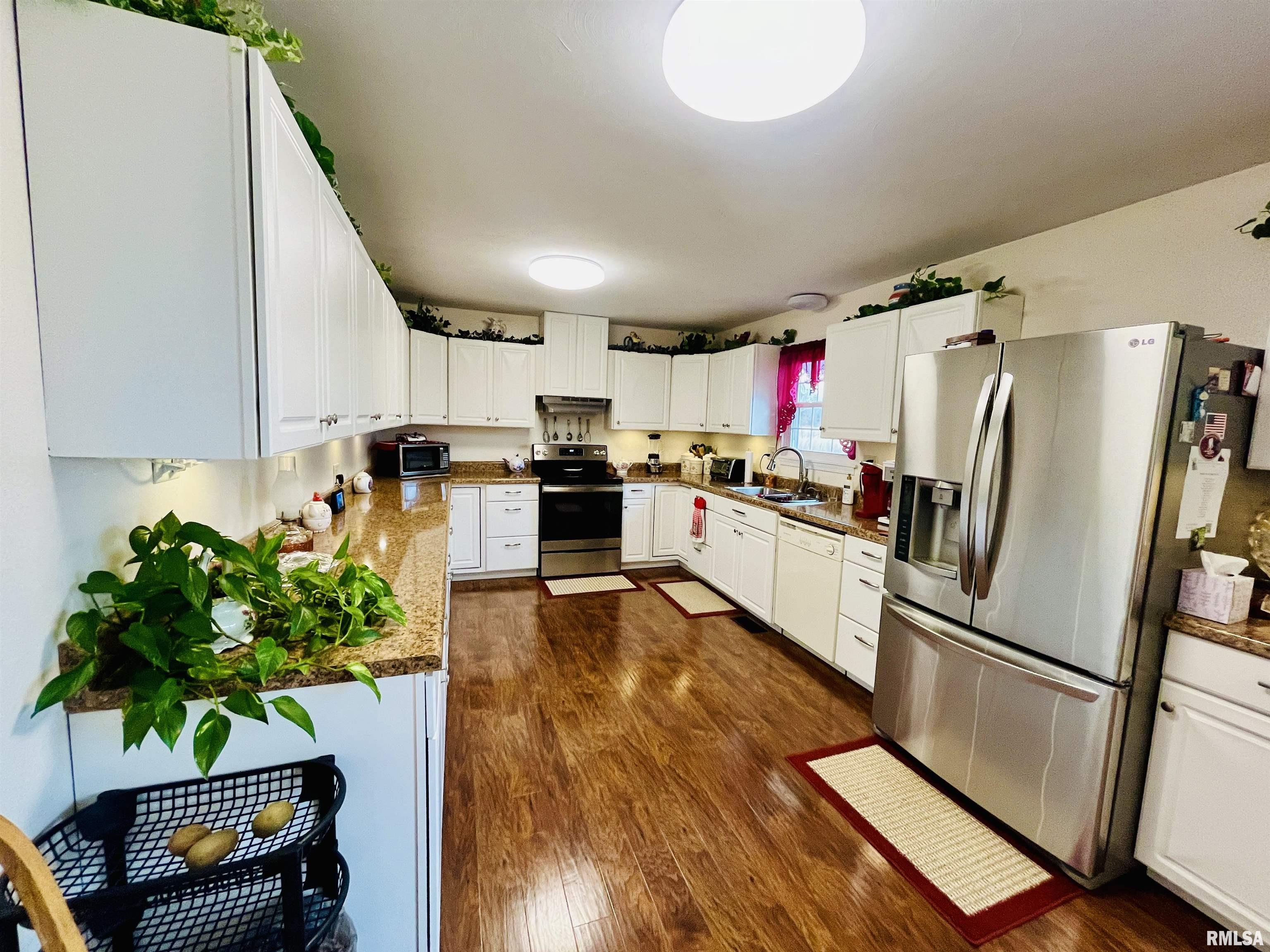 106 Robinson Road Salem, IL 62881 - Photo 7 of 22 Gallery Image 7