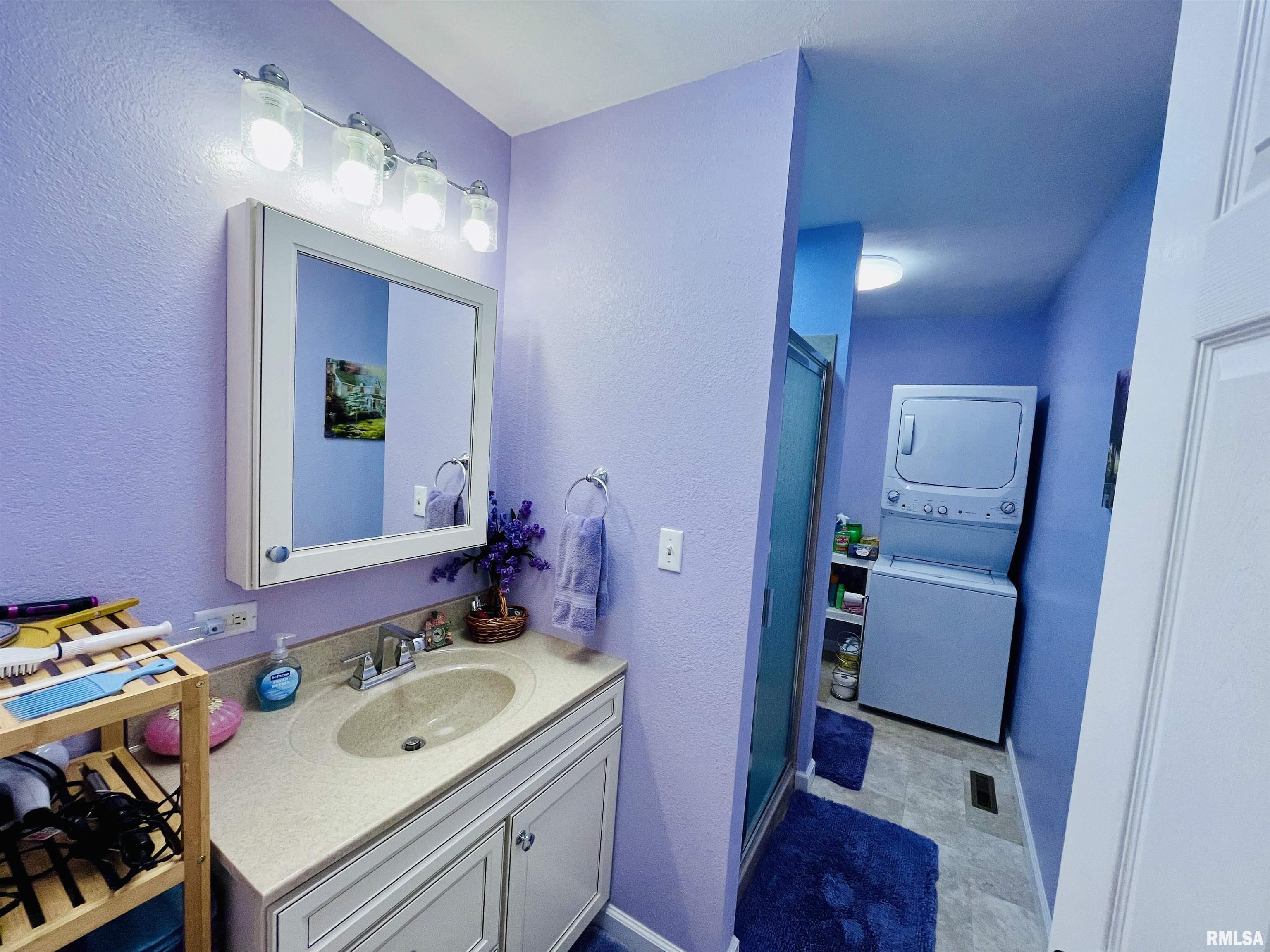 106 Robinson Road Salem, IL 62881 - Photo 10 of 22 Gallery Image 10