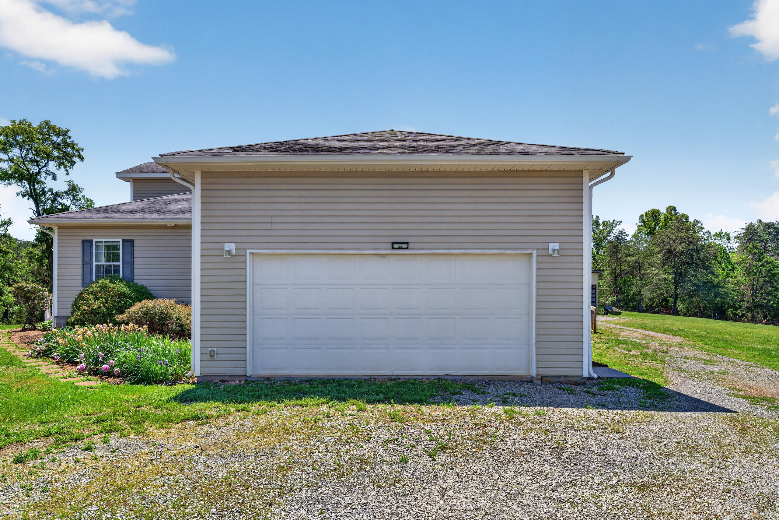 1633 Pilot Mountain Road Moneta, VA 24121 - Photo 73 of 103 Garage