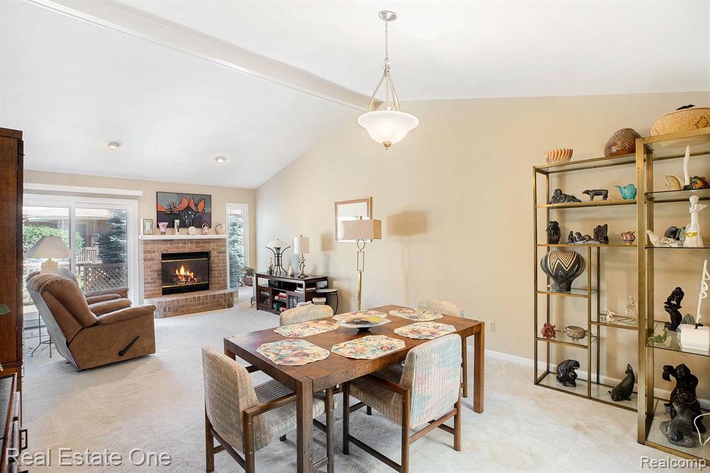 2210 London Bridge Drive Rochester Hills, MI 48307 - Photo 3 of 26