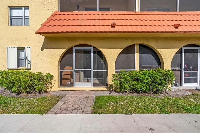 $165,000 | 10762 La Placida Drive, Unit 7106, Coral Springs, FL 33065