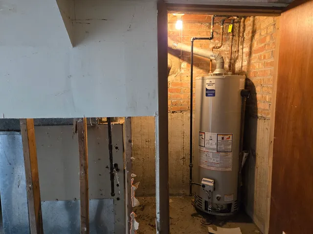 $139,900 | 2037 West 69th Place, Chicago, IL 60636