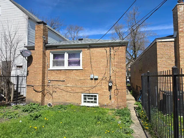$139,900 | 2037 West 69th Place, Chicago, IL 60636