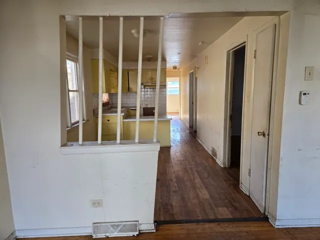 $139,900 | 2037 West 69th Place, Chicago, IL 60636