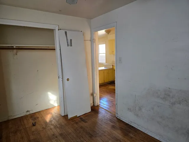 $139,900 | 2037 West 69th Place, Chicago, IL 60636