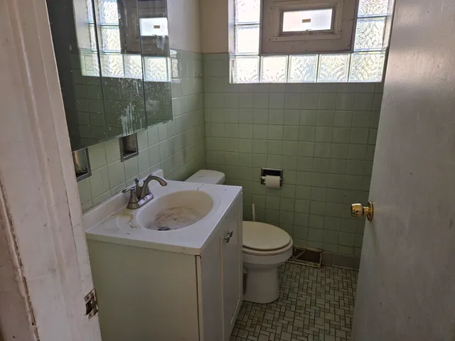 $139,900 | 2037 West 69th Place, Chicago, IL 60636