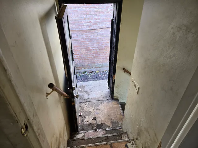 $139,900 | 2037 West 69th Place, Chicago, IL 60636