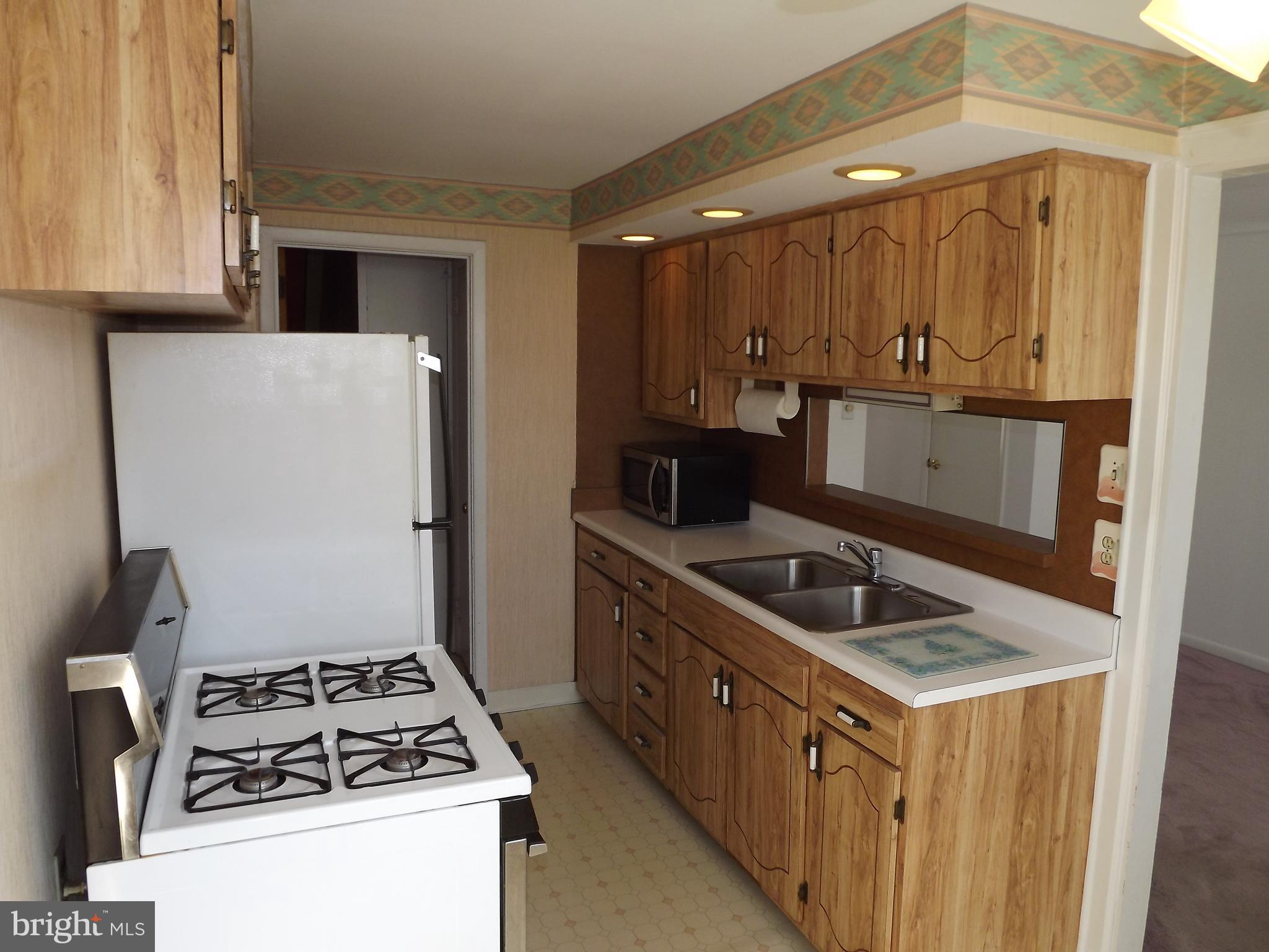 3418 Holyoke Road Philadelphia, PA 19114 - Photo 12 of 36 Gallery Image 12