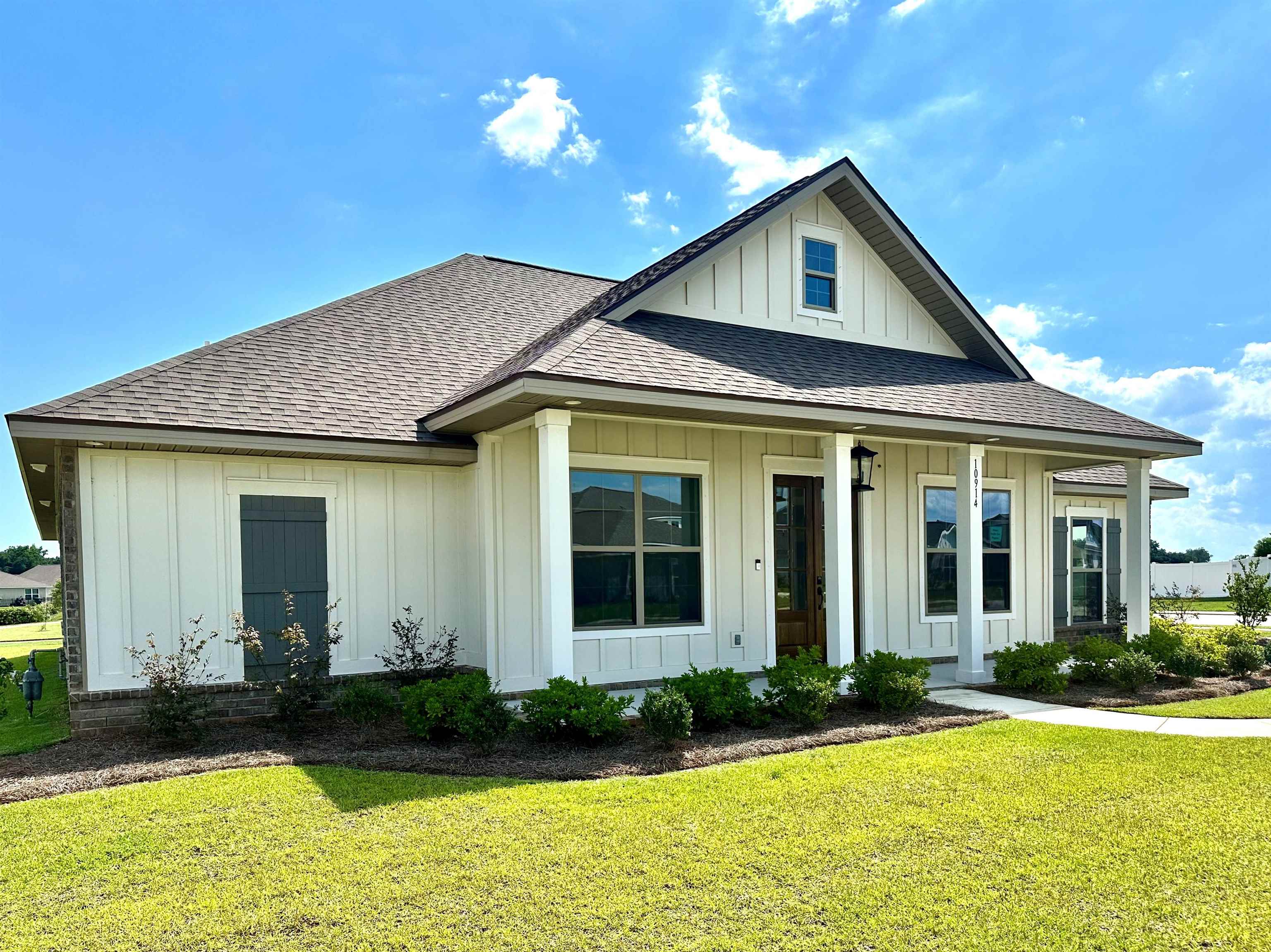 10914 Secretariat Boulevard Daphne, AL 36526 - Photo 2 of 18 FrontOfStructure