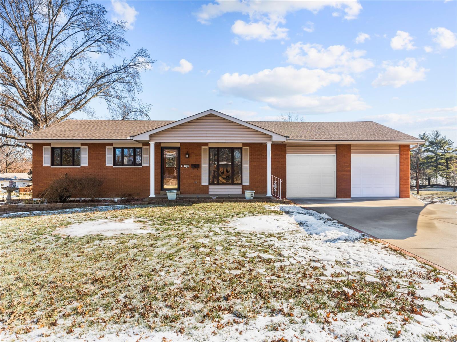 218 Ridgeview Drive Columbia, IL 62236 - Photo 1 of 33 Gallery Image 1