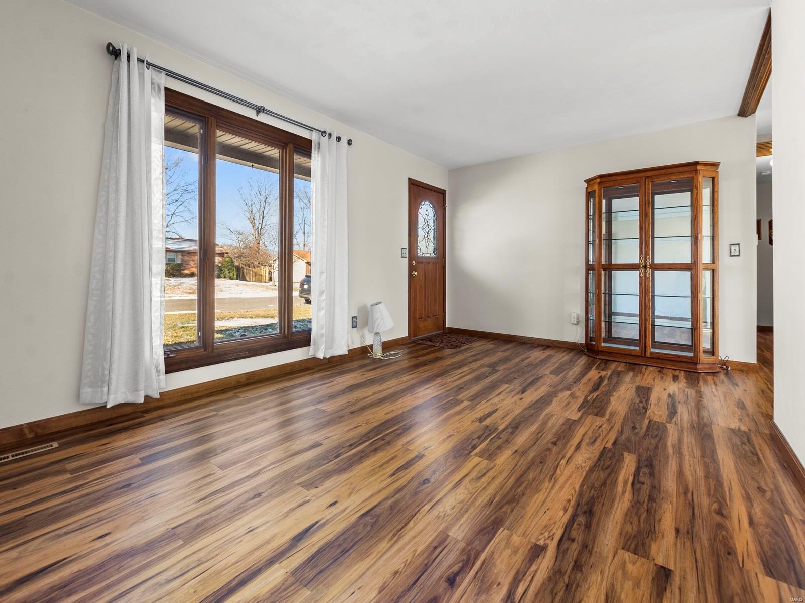 218 Ridgeview Drive Columbia, IL 62236 - Photo 4 of 33 Gallery Image 4