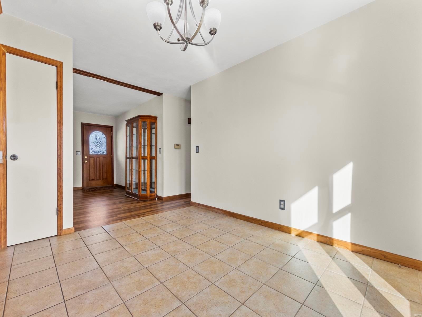 218 Ridgeview Drive Columbia, IL 62236 - Photo 9 of 33 Gallery Image 9