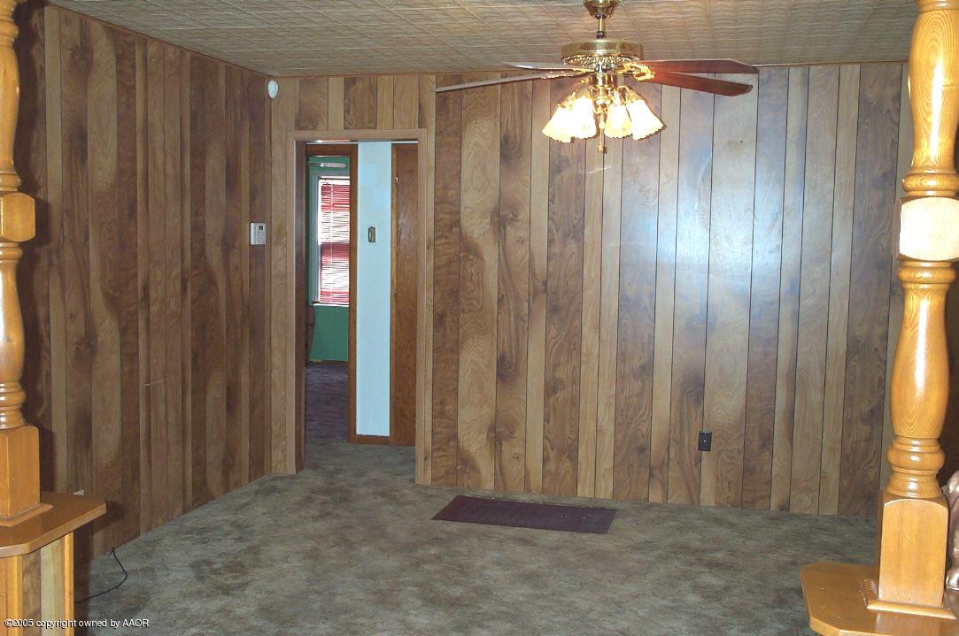 1406 North Spring Street Amarillo, TX 79107 - Photo 3 of 15 Living Room (1)