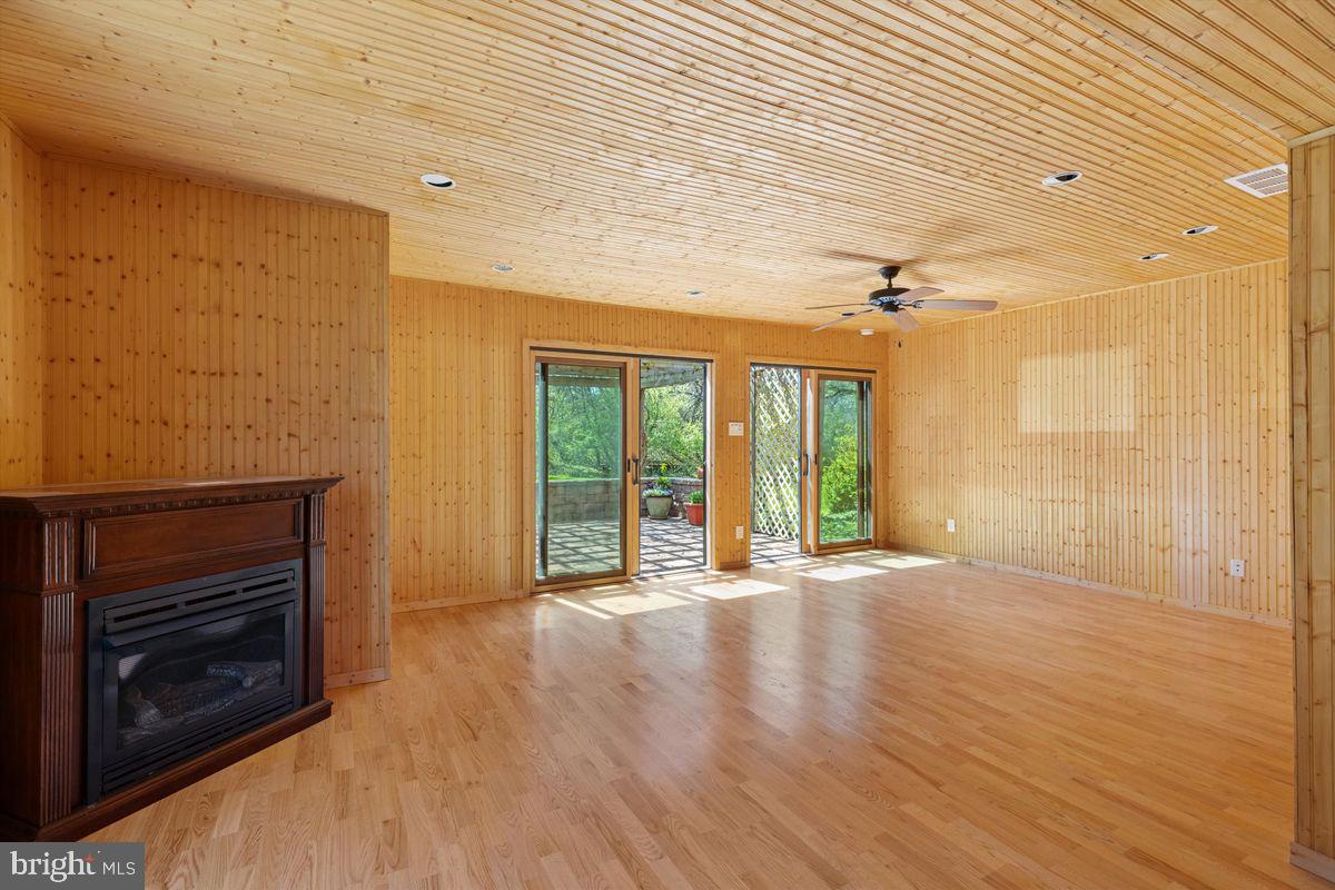 25 Eden Roc New Hope, PA 18938 - Photo 11 of 25 Gallery Image 11