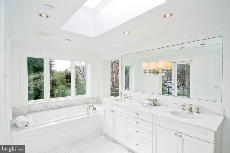 2812 P Street Northwest Washington, DC 20007 - Photo 11 of 14 Master Bath