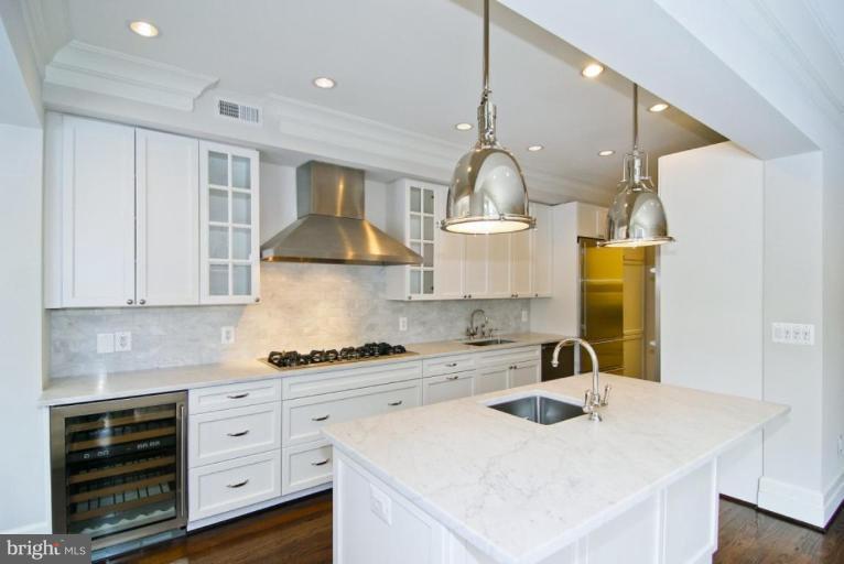 2812 P Street Northwest Washington, DC 20007 - Photo 6 of 14 Kitchen