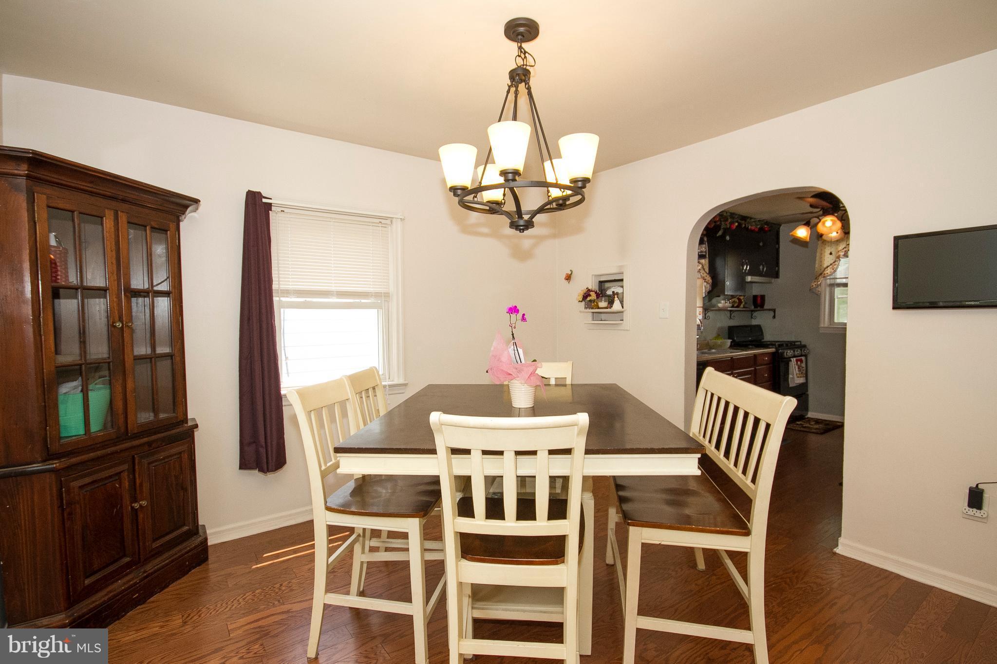 707 Cresswell Road Baltimore, MD 21225 - Photo 7 of 26 Dining Room