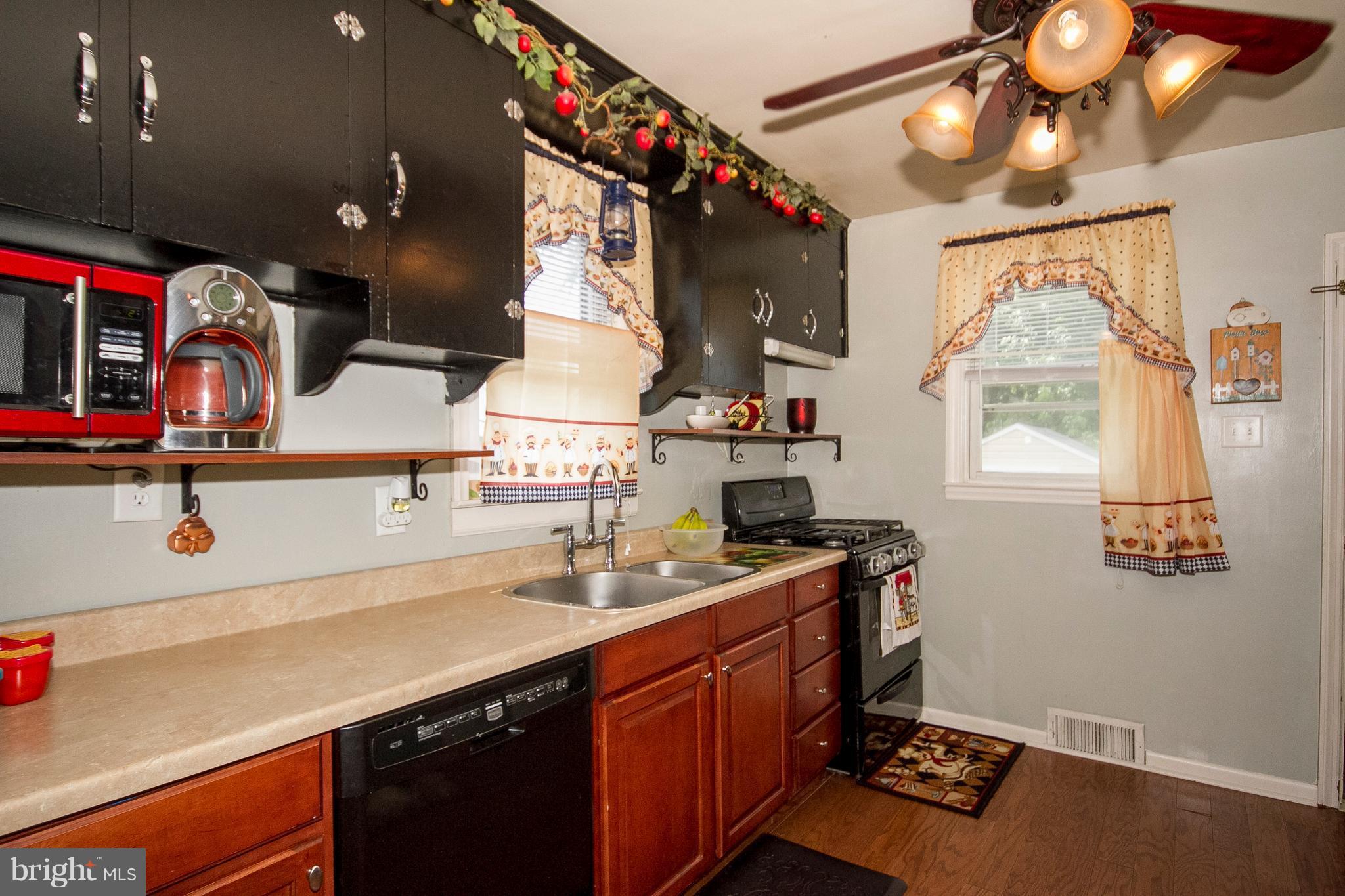 707 Cresswell Road Baltimore, MD 21225 - Photo 9 of 26 Kitchen