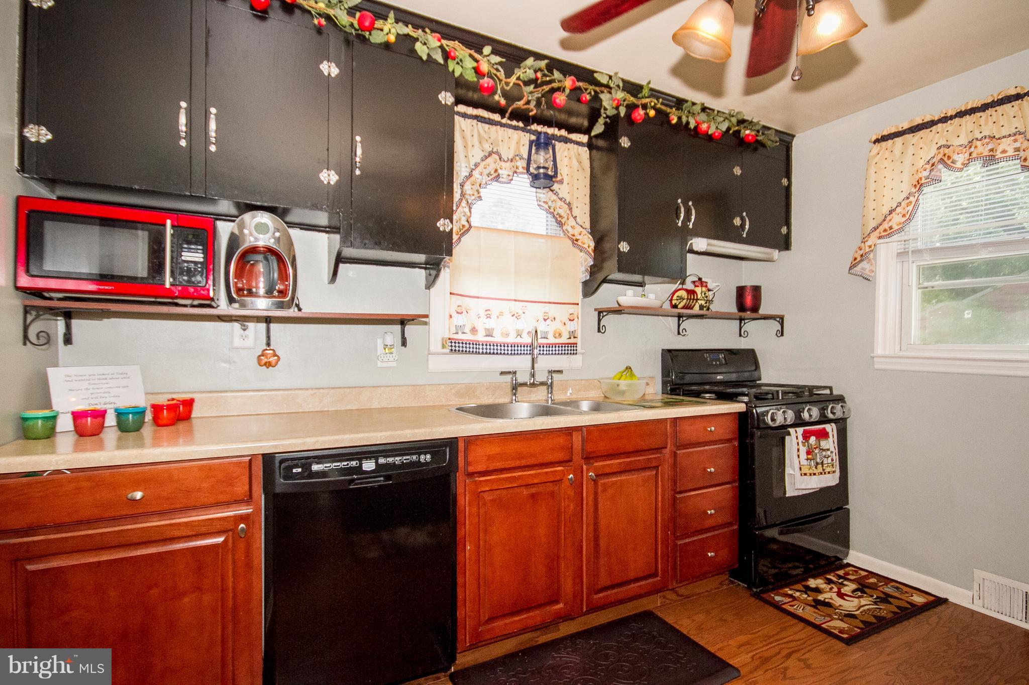 707 Cresswell Road Baltimore, MD 21225 - Photo 10 of 26 Kitchen