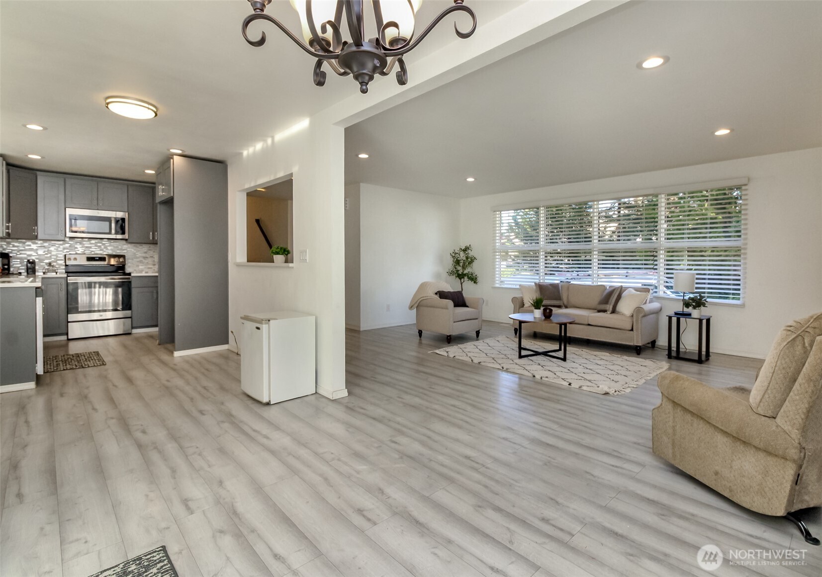 2807 South 282nd Street Federal Way, WA 98003 - Photo 9 of 24