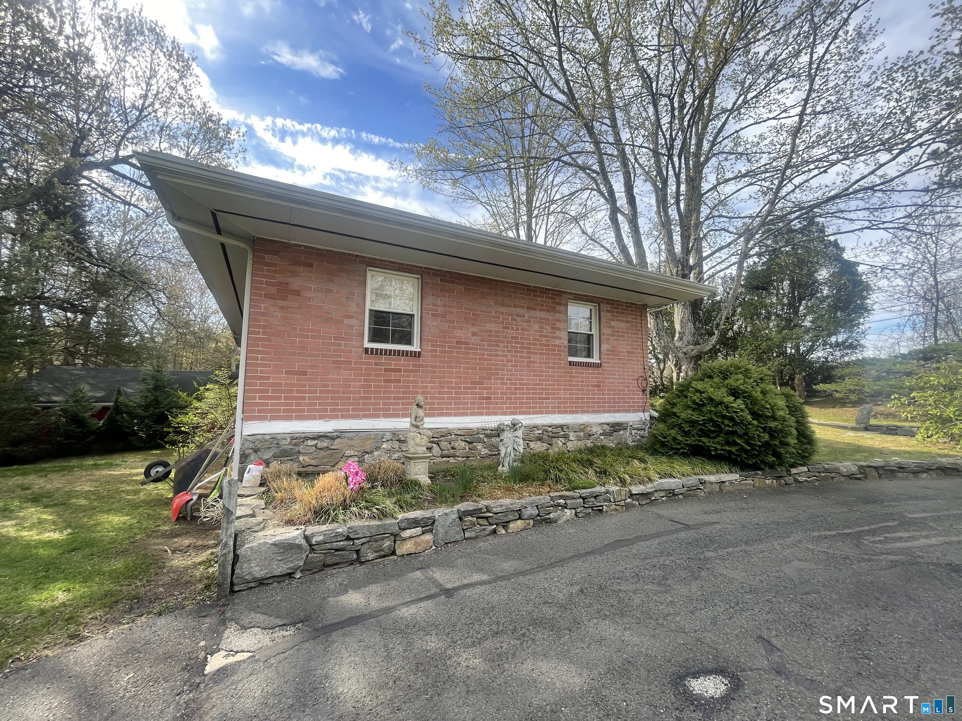 102 West Bridge Street Deep River, CT 06417 - Photo 13 of 35