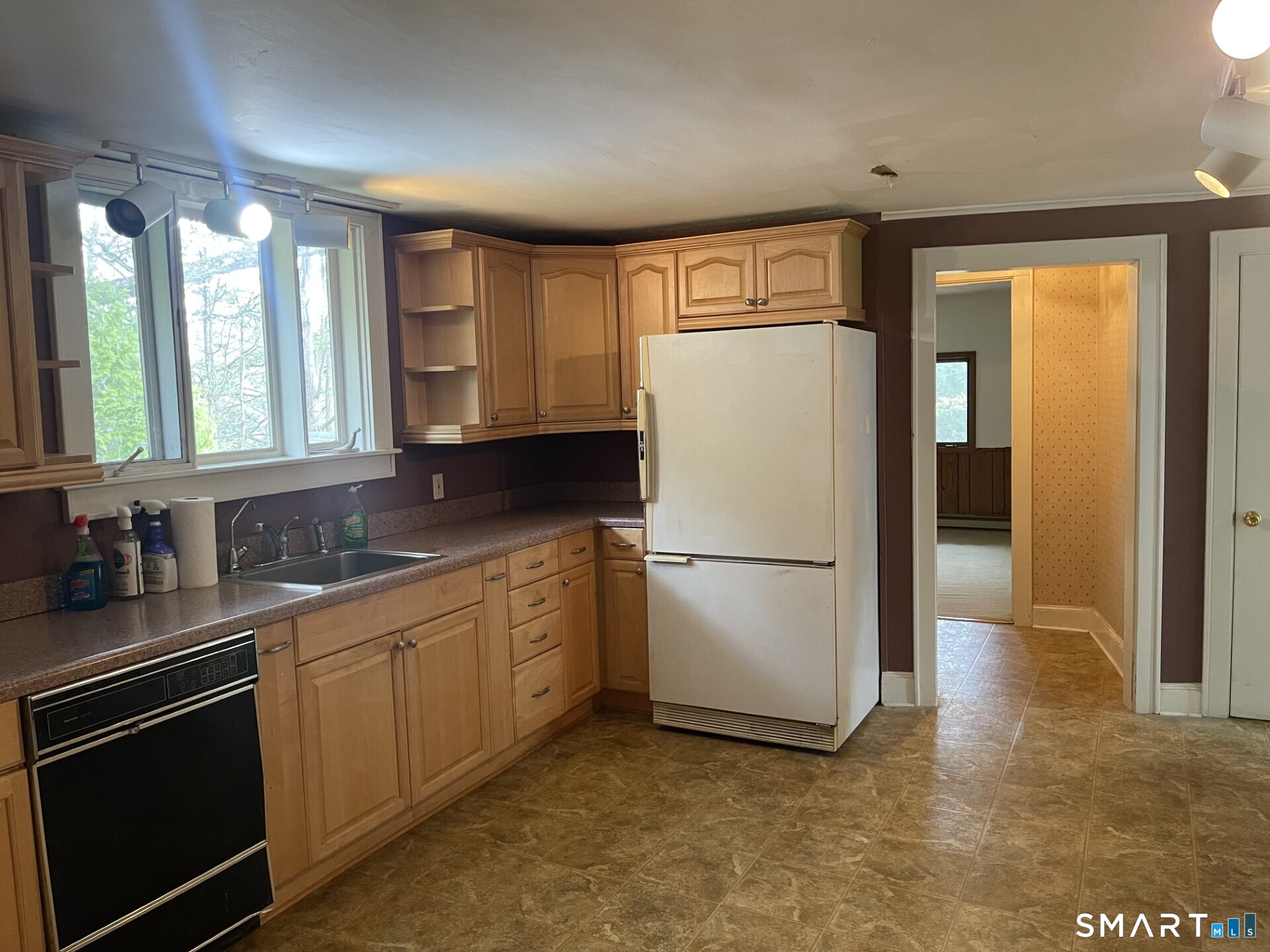 102 West Bridge Street Deep River, CT 06417 - Photo 32 of 35
