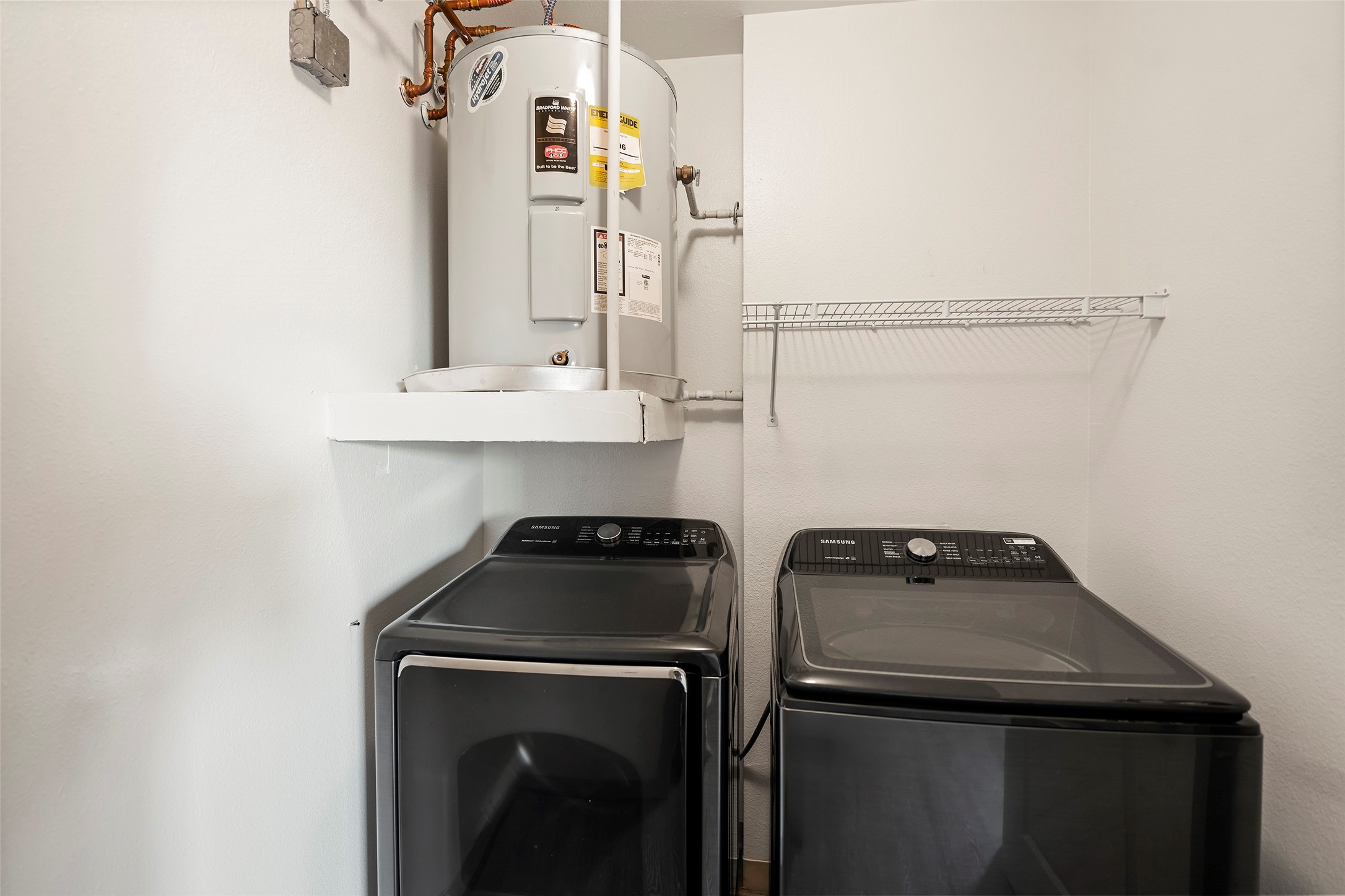 3505 Sage Road, Unit 314 Houston, TX 77056 - Photo 17 of 24 Laundry Room