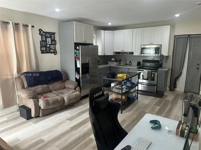 $1,700 | 1147 Northeast 113th Street, Unit 1147, Miami, FL 33161