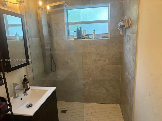 $1,700 | 1147 Northeast 113th Street, Unit 1147, Miami, FL 33161